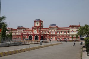 10-10-13 Mano - Gorakhpur Railway Station