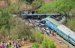 08-05-14 Desh Videsh - Maharashtra Train