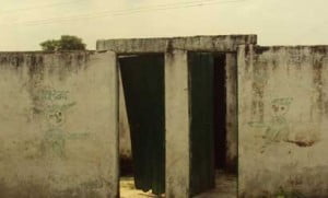 गाँव और कस्बों में शौचालयों की हालत