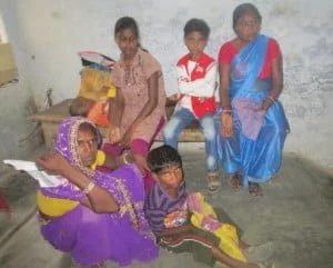 10-06-15 Sheohar - Hospital mein Pyaase log web