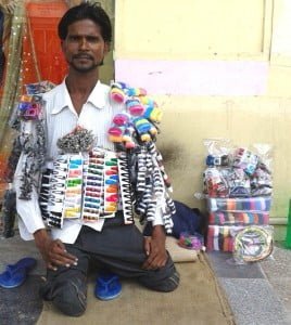 08-07-15 Mano Lucknow - Viklang Vendor web