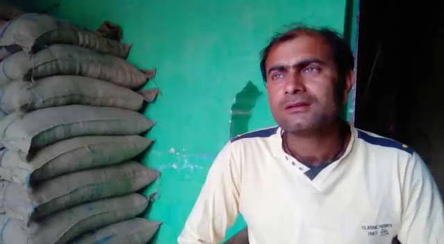 कोटेदार का कहना है कि गांव के 2500 इकाइयों के लिए सिर्फ 1120 यूनिट राशन मिले हैं