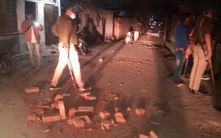 Two sides hurled stones in Kanpur