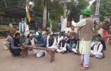 कृषि कानून बिल के विरोध में देशभर में किसानों द्वारा चल रहे आंदोलन देखिए ललितपुर और वाराणसी से