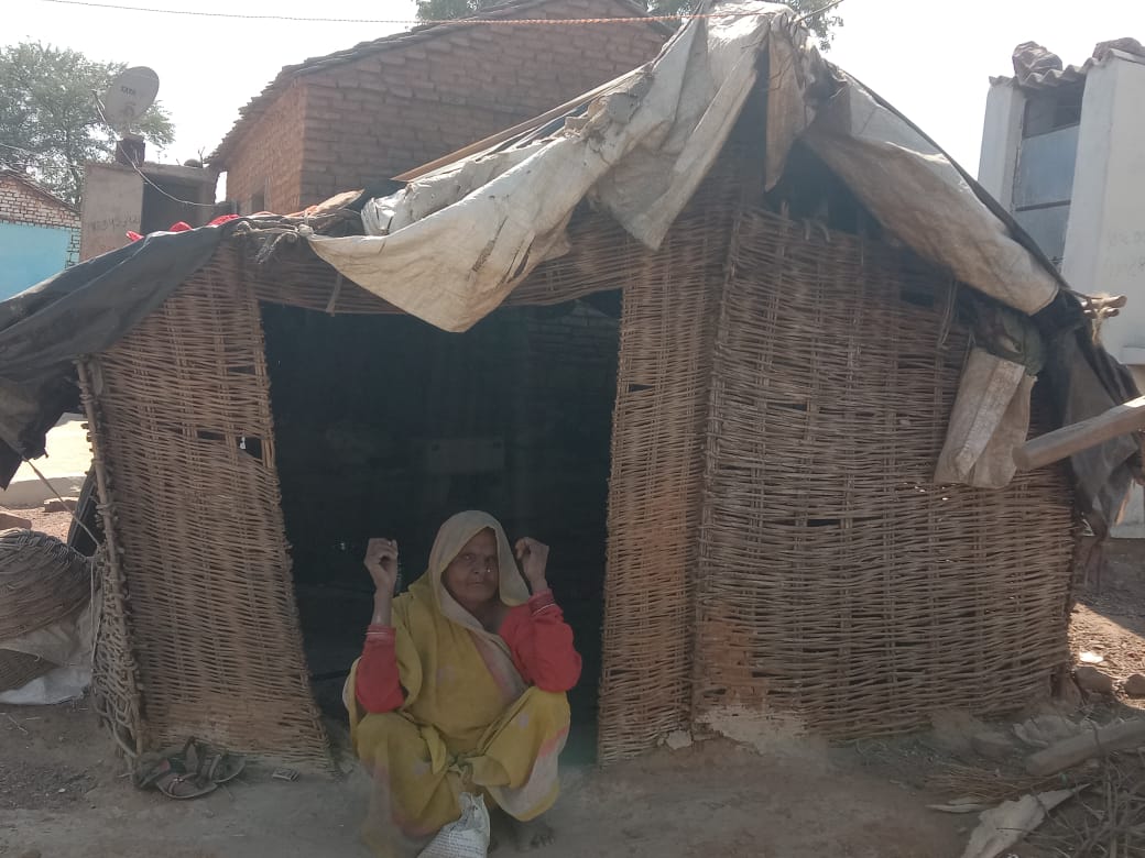 Tikamgarh-poor weather remains cold without roof
