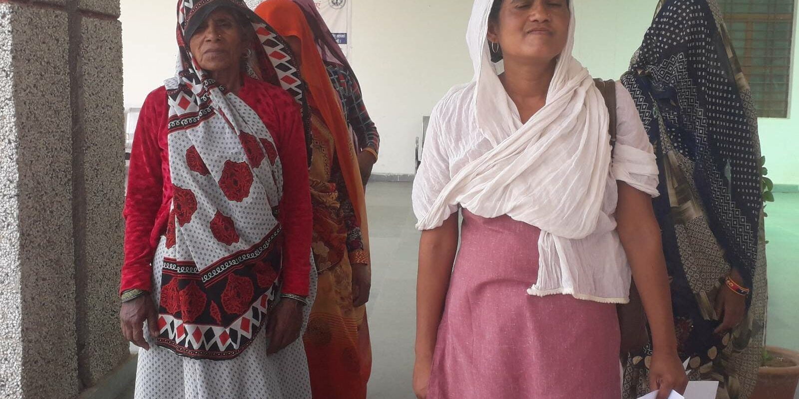 in banda Sand mining contractors accused of collecting lakhs of rupees in the name of women