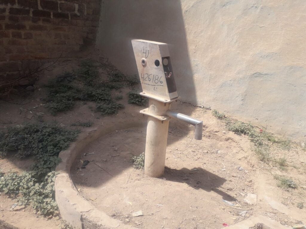 in banda 6 months of complaints of bad hand pump