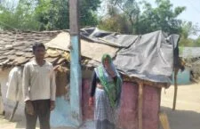 A shabby pillar is putting many families in danger