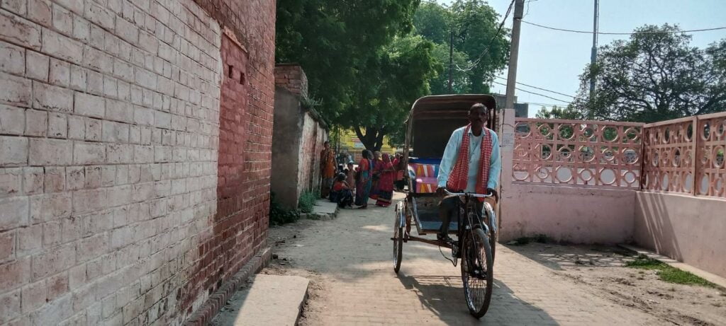 rickshaw photo by khabar lahariya