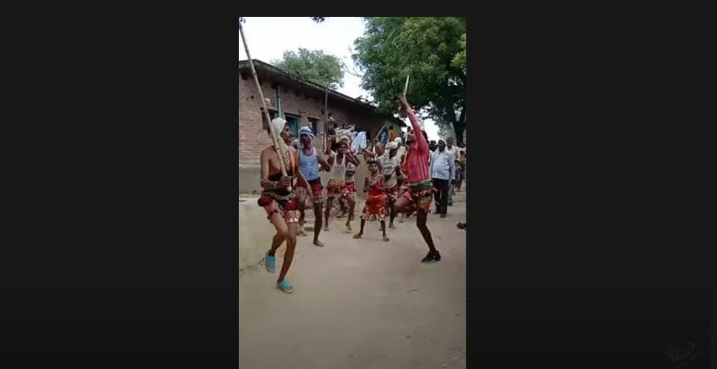 famous deewari dance of Bundelkhand