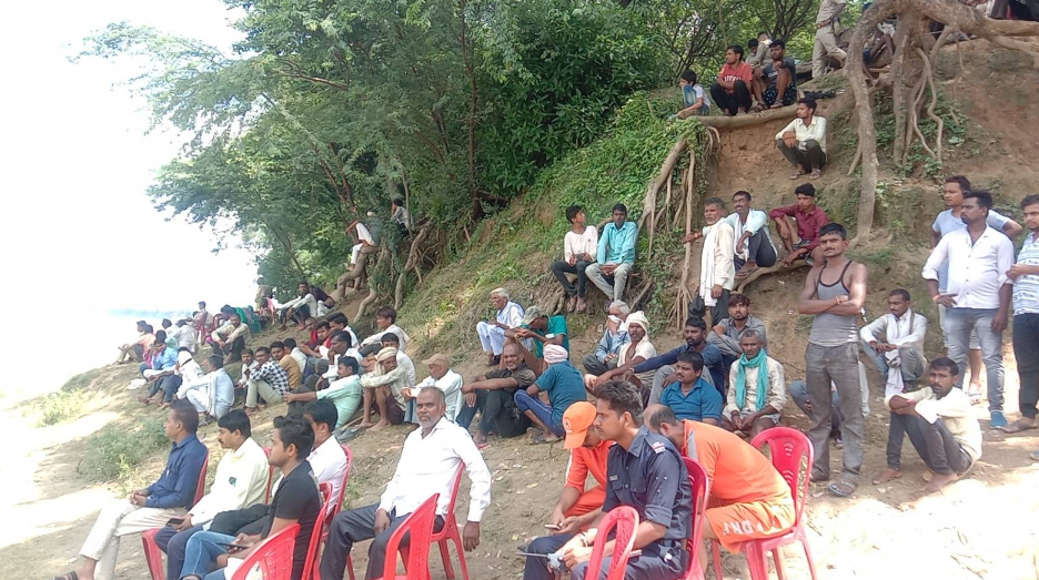 Bridge not built for 10 years, 12 lives lost so far in Banda boat accident, who is responsible