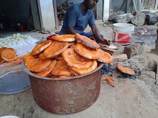 Ambedkar Nagar's famous tandoori roti, know how it is made