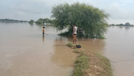 many villages of up and mp facing flood problem, see the kavita show
