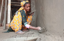 know about Women mason of Varanasi district who started working first as a labour