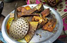 Patna's famous fish-rice which is made on the furnace