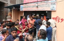 indore-news-25-devotees-fell-in-the-well-of-beleshwar-temple