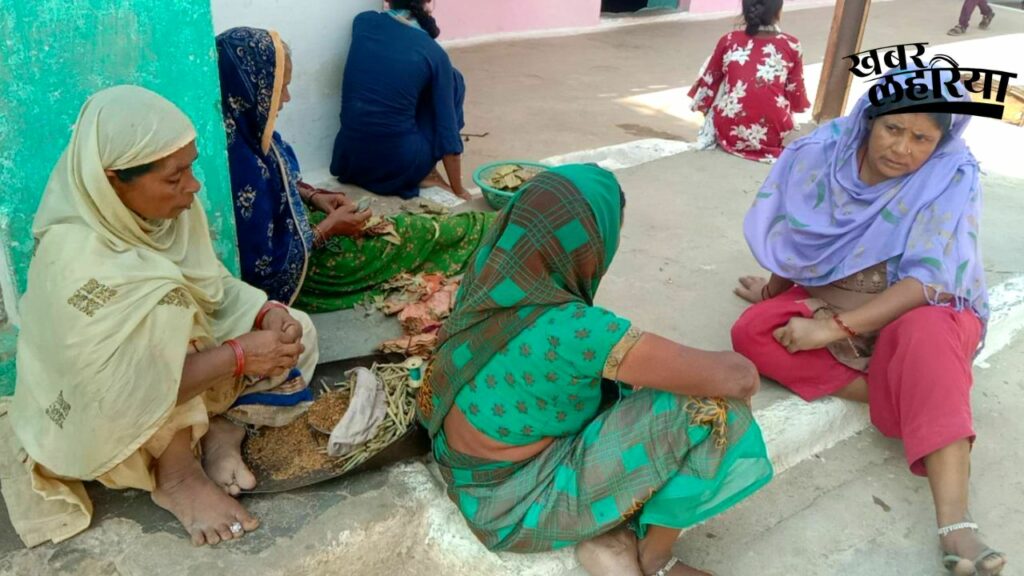 Tikamgarh news, Women making beedi, as a source of employment, that too affecting health