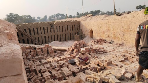 patna news, Story of people who work in brick kiln