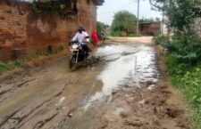 banda-news-villagers-face-difficulties-in-rainy-season-as-roads-get-marshy