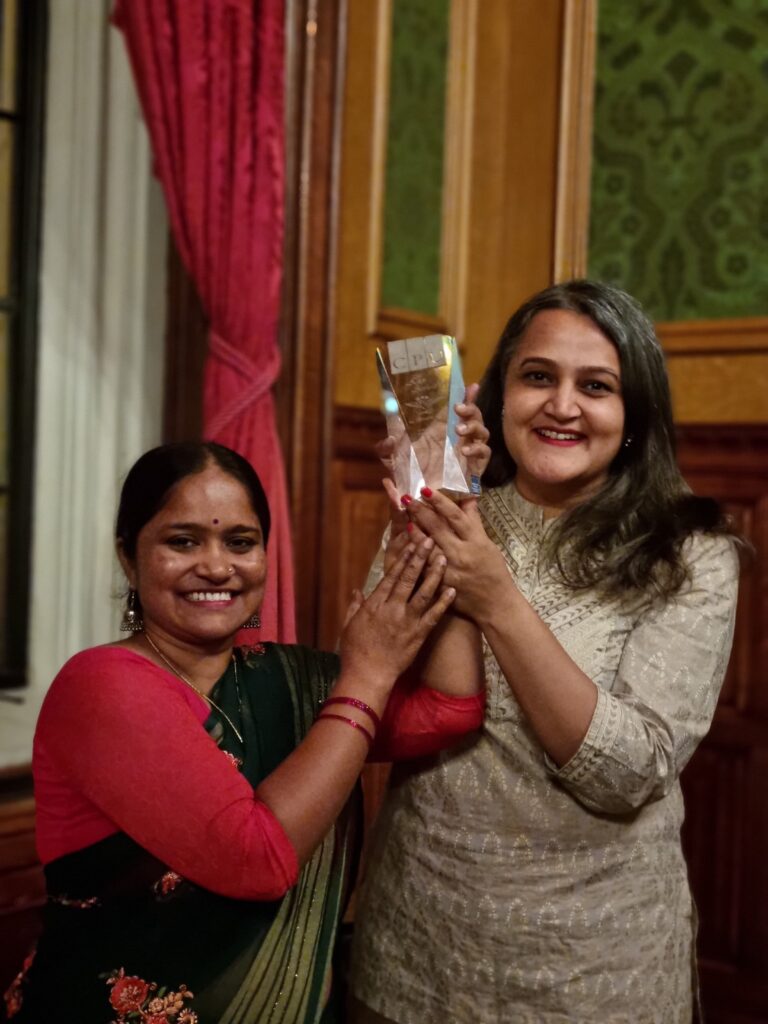 khabar-lahariya-honored-with-commonwealth-press-unions-astor-award