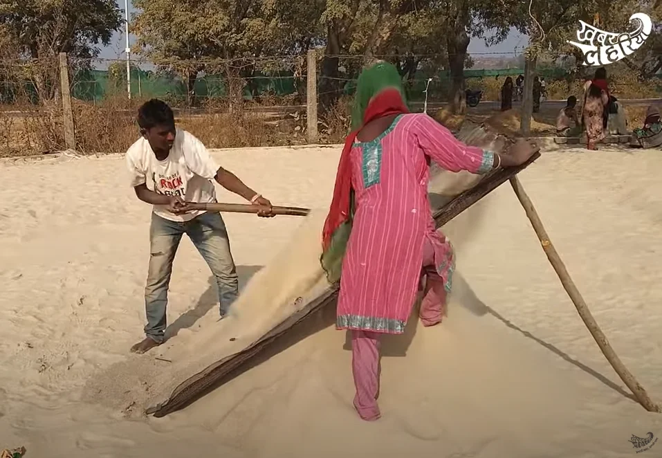 Sand means of employment and also the cause of death!