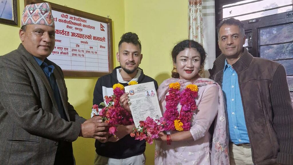 Nepal becomes the first state to give official recognition to gay marriage, first gay marriage also registered