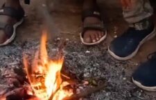 gaon ki khasiyat, has the tradition of staying warm by fire changed
