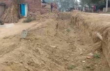 banda-news-hand-pump-buried-in-soil-drain-not-built-in-the-village