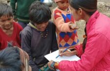 Patna news, 21 year old Riya is giving education to the needy.