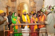 kejriwal-and-bhagwant-mann-arrived-for-darshan-of-ram-temple