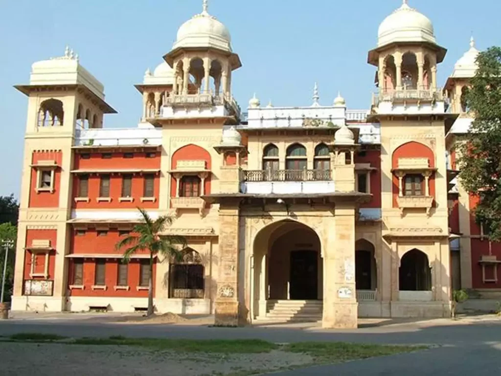  Allahabad University Student accuses professor for sexual exploitation