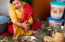varanasi-news-vidhika-foundation-gave-employment-to-70-women-of-making-pickles