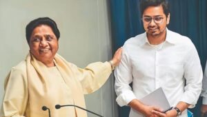 Mayawati removes her nephew from the post of political successor, reason not clear