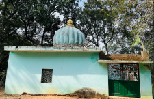This Dargah was the symbol of syncretic culture where Kallu Shaikh used to organise a Mela