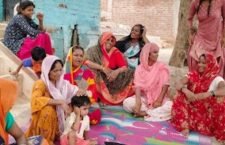 Women risk their live to collect water from mountains