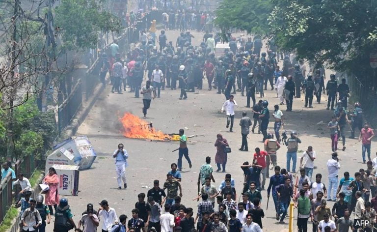 Bangladesh News: Riots broke out in Dhaka against reservation, at least 39 died