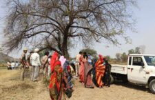 Banda news: Dead bodies of lovers found hanging from a tree in a field