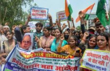 Students protesting for domicile in Patna