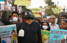 Protest against pollution at India Gate, Delhi