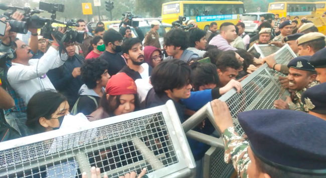 Clash between people and police