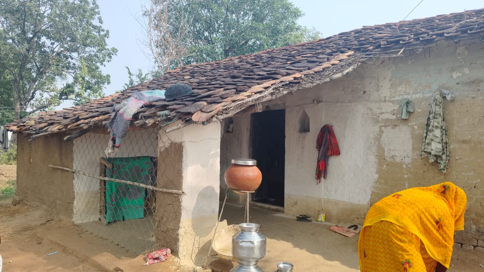 Ladli Behna Awas Yojana : “मुख्‍यमंत्री लाड़ली बहना आवास योजना'' के लाभ से  वंचित महिलाएं - Khabar Lahariya (खबर लहरिया)