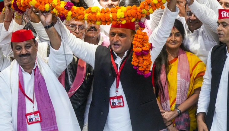 समाजवादी पार्टी नेता अखिलेश यादव