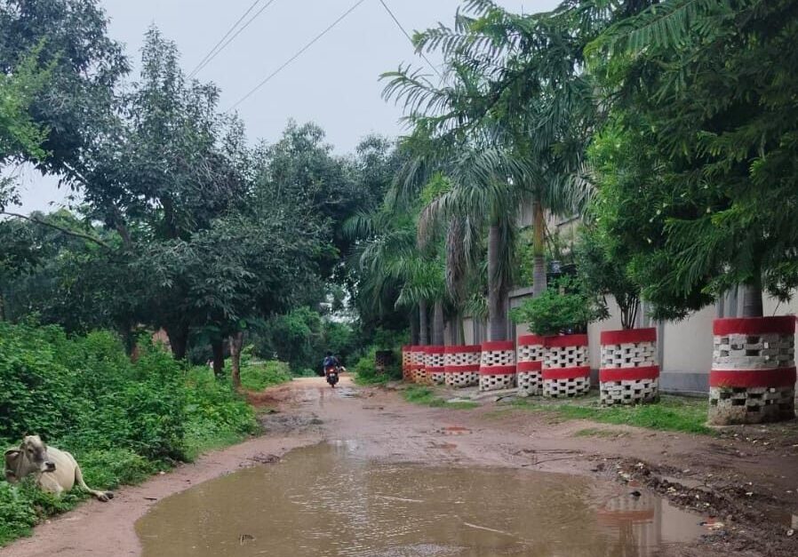 छतरपुर की ख़राब सड़क